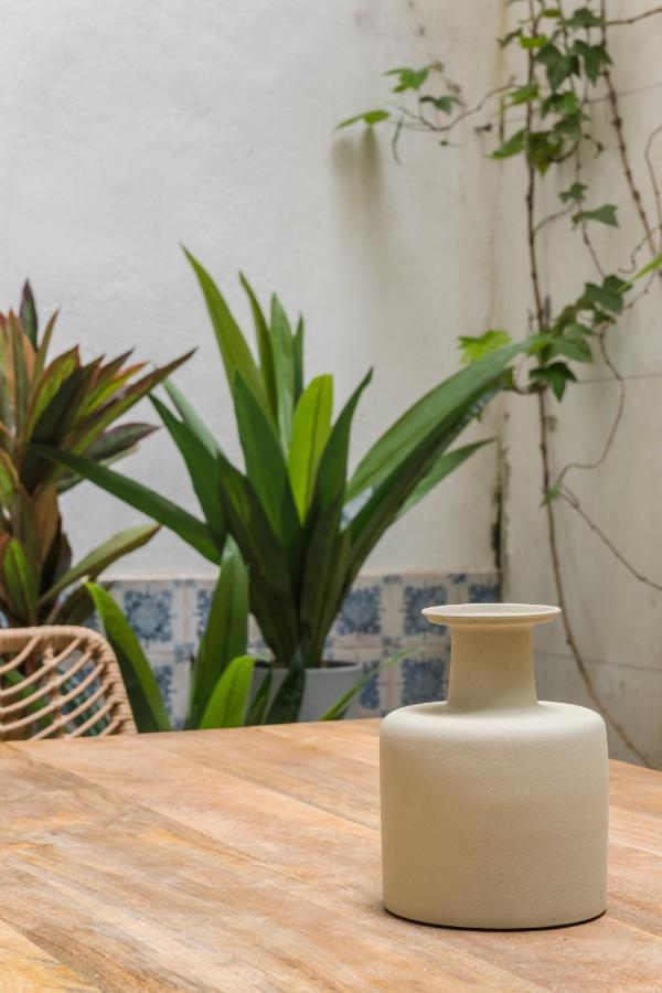 Casa Boma Lisboa - Design Apartment With Private Vegetal Terrace - Lapa VII Exterior photo